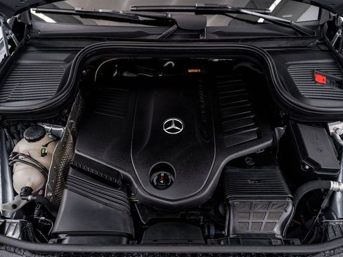 Used 2025 Mercedes-Benz GLS 450 4MATIC image 29