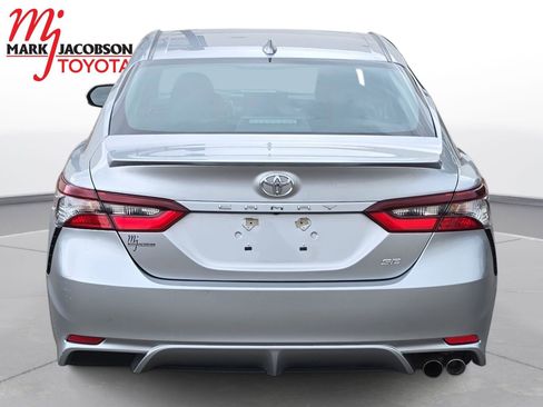 Used 2023 Toyota Camry SE image 11