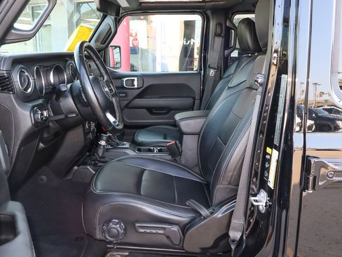 Used 2021 Jeep Wrangler Unlimited Sahara image 7