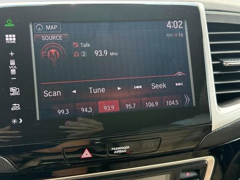 Used 2016 Honda Pilot Touring image 31
