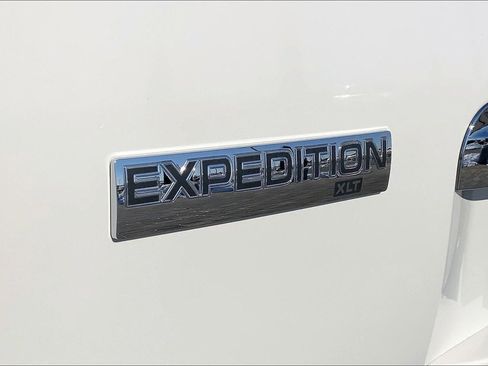 Used 2008 Ford Expedition XLT image 21
