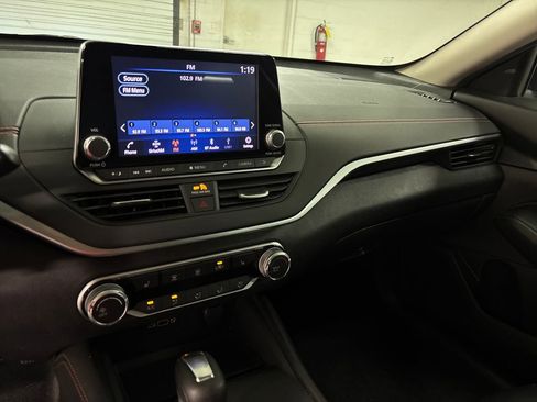 Used 2020 Nissan Altima 2.5 SR w/ Premium Package FWD image 31
