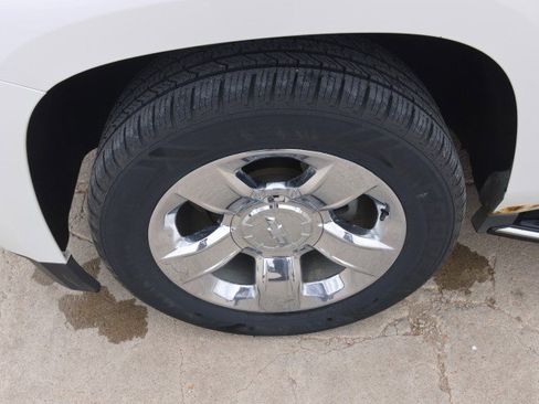 Used 2017 Chevrolet Suburban Premier AWD/4WD image 11