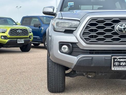 Used 2021 Toyota Tacoma TRD Off-Road AWD/4WD image 4