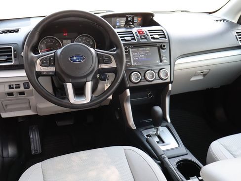 Used 2018 Subaru Forester 2.5i AWD/4WD image 15