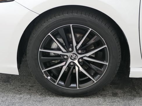 Used 2024 Toyota Camry SE FWD image 8