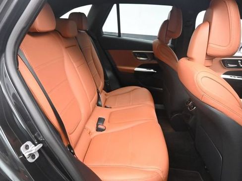 Used 2025 Mercedes-Benz GLC 300 image 26