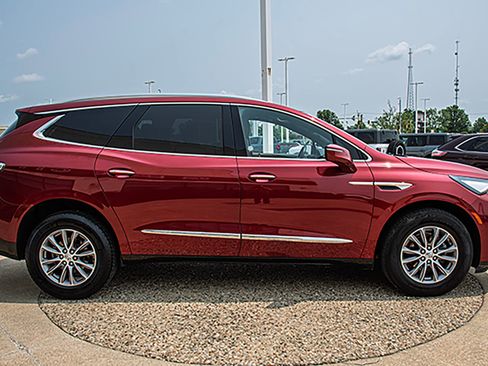 Used 2024 Buick Enclave Premium image 6