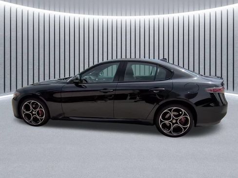 Used 2024 Alfa Romeo Giulia Veloce AWD/4WD image 7