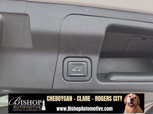 Used 2023 GMC Acadia SLE w/ Driver Convenience Package image 19