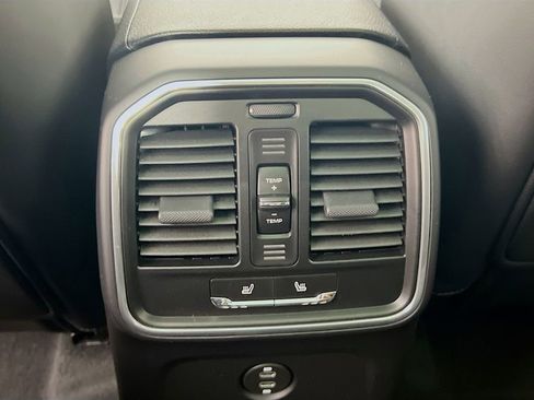 New 2026 Porsche Macan image 27