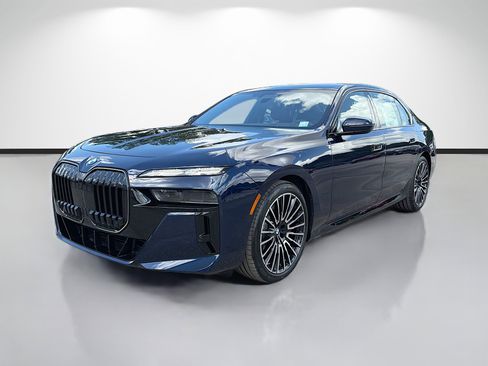 New 2026 BMW 760i xDrive w/ Executive Package AWD/4WD image 7