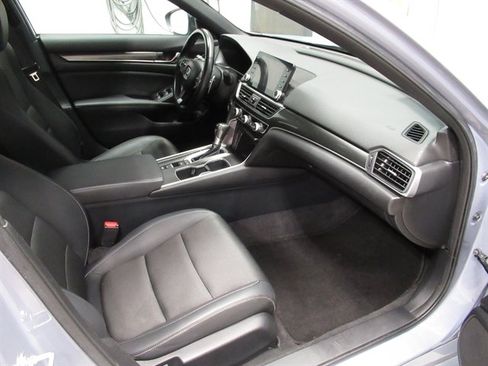 Used 2022 Honda Accord Sport image 9