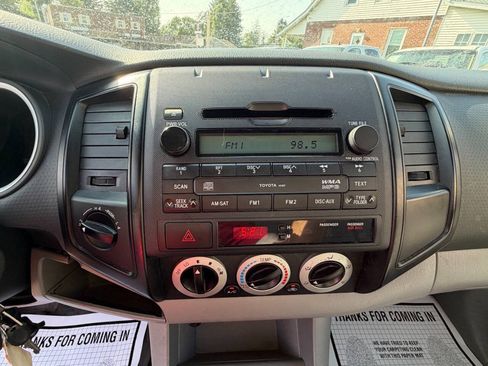 Used 2011 Toyota Tacoma 4x4 Regular Cab image 16