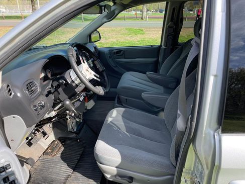 Used 2005 Chrysler Town & Country LX w/ Popular Equipment Group II image 23