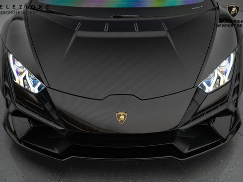 Used 2023 Lamborghini Huracan Tecnica image 8