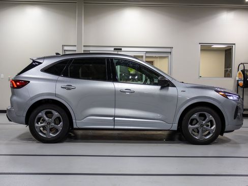 Used 2024 Ford Escape ST-Line w/ Cold Weather Package image 6