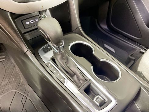 Used 2022 Chevrolet Equinox LS AWD/4WD image 15