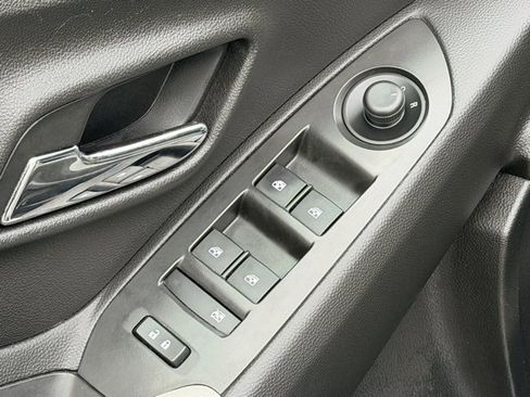 Used 2017 Chevrolet Trax LS image 16