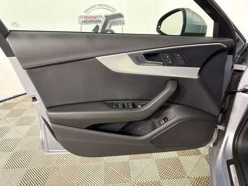 Used 2017 Audi A4 2.0T Premium image 12