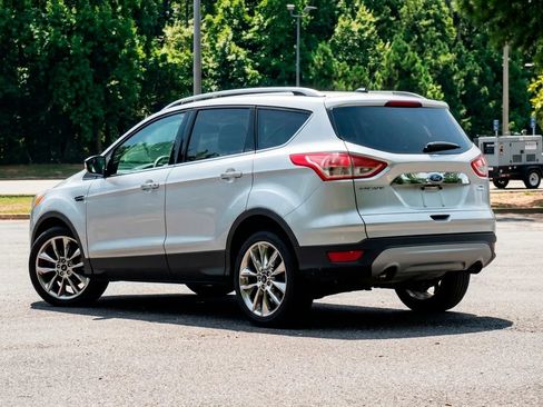 Used 2016 Ford Escape SE w/ SE Chrome Package AWD/4WD image 3
