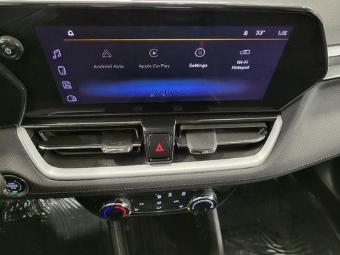 Used 2024 Chevrolet TrailBlazer LT w/ LT Cold Weather Package image 8