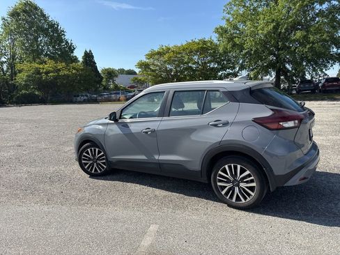 Used 2023 Nissan Kicks SV FWD image 9