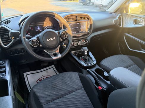 Used 2022 Kia Soul LX FWD image 24