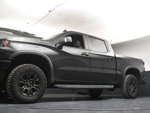 Used 2025 Chevrolet Silverado 1500 ZR2 w/ Technology Package image 38