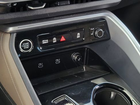 Certified 2025 Audi Q5 2.0T Premium w/ Convenience Package image 14