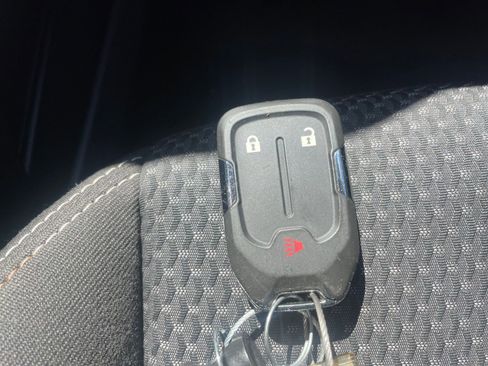 Used 2024 GMC Terrain SLE image 22