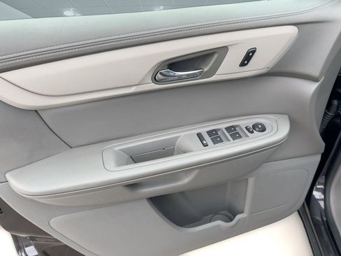 Certified 2017 Chevrolet Traverse LT image 13
