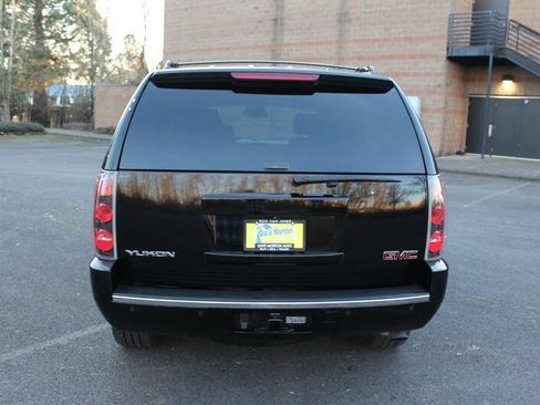 Used 2007 GMC Yukon Denali image 8