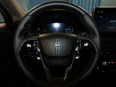 Used 2026 Lincoln Corsair Grand Touring image 12