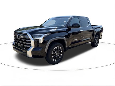 Used 2024 Toyota Tundra Limited AWD/4WD image 7