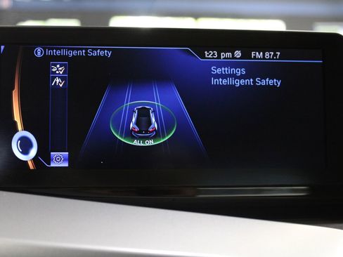 Used 2015 BMW i8 image 31