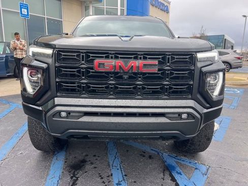 Used 2024 GMC Canyon Elevation w/ Elevation Premium Package image 3