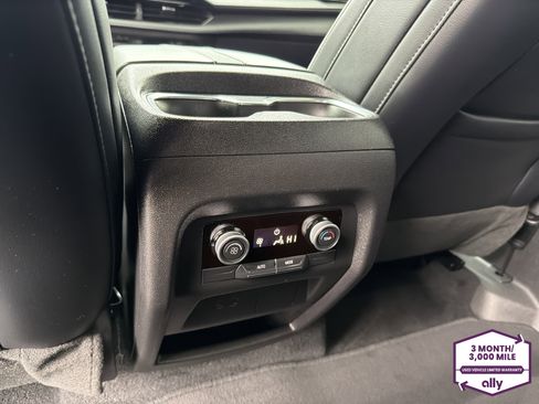 Certified 2025 Buick Enclave Preferred AWD/4WD image 13
