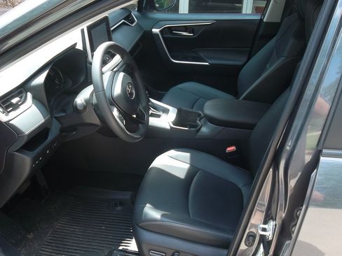 Used 2025 Toyota RAV4 XLE Premium w/ Weather Package AWD/4WD image 8