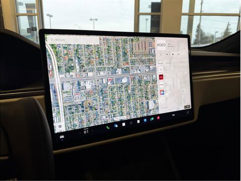 Used 2021 Tesla Model S Plaid image 12