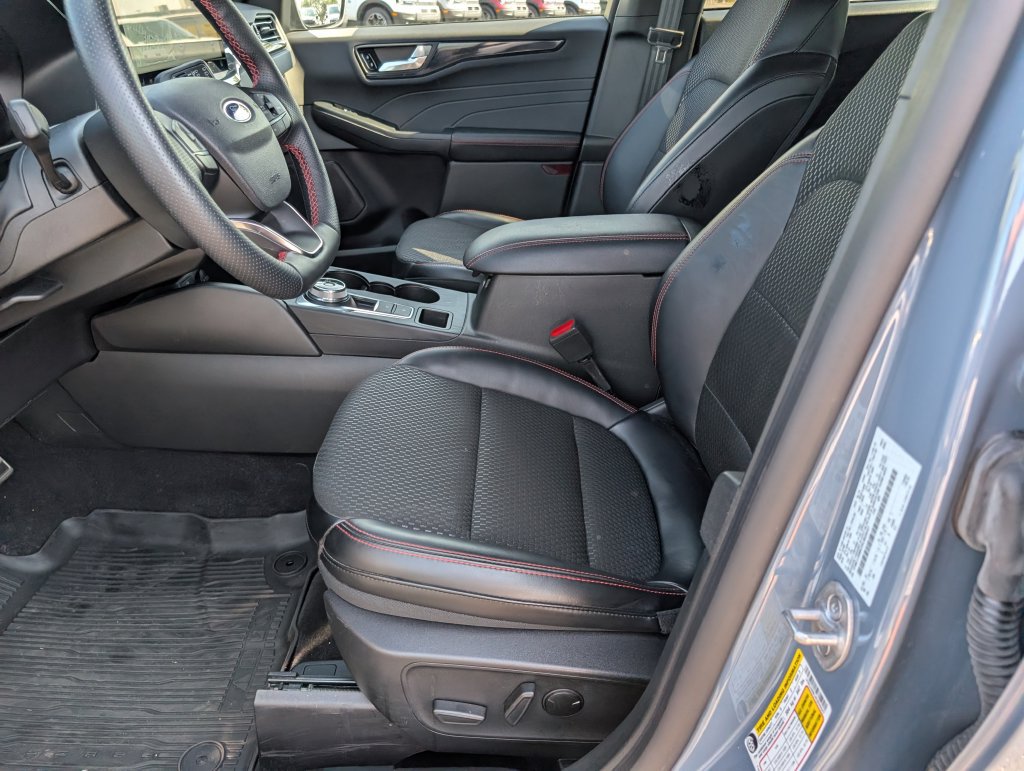 Certified 2024 Ford Escape ST-Line w/ Tech Pack #1 AWD/4WD image 13