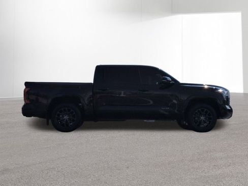 Used 2022 Toyota Tundra Platinum w/ Advanced Package AWD/4WD image 4
