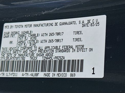 Used 2025 Toyota Tacoma TRD Off-Road image 12