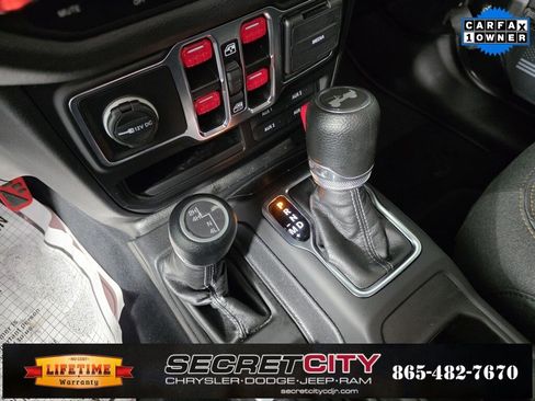 Used 2024 Jeep Wrangler Sport S image 25