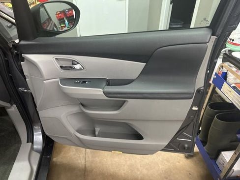 Used 2014 Honda Odyssey LX image 21