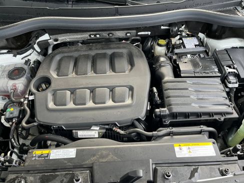 Used 2026 Volkswagen Tiguan SE FWD image 33