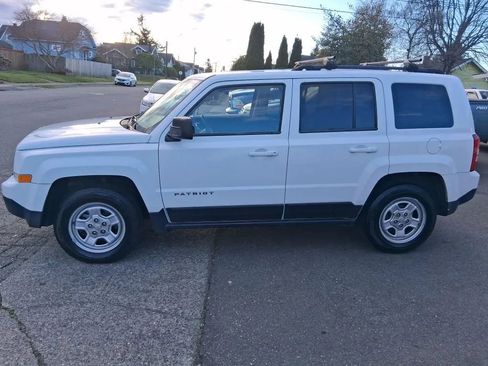 Used 2014 Jeep Patriot Sport w/ Power Value Group FWD image 5