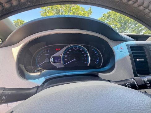 Used 2014 Toyota Sienna XLE image 24