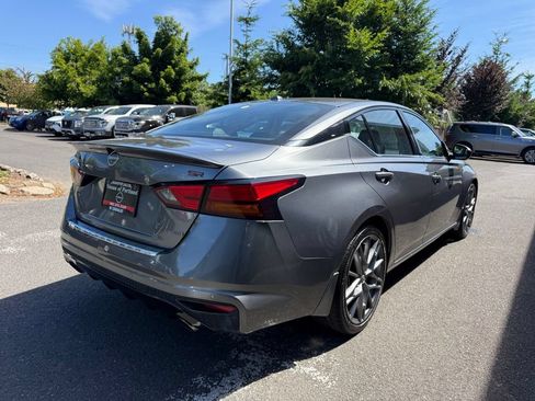 Used 2023 Nissan Altima 2.0 SR FWD image 6