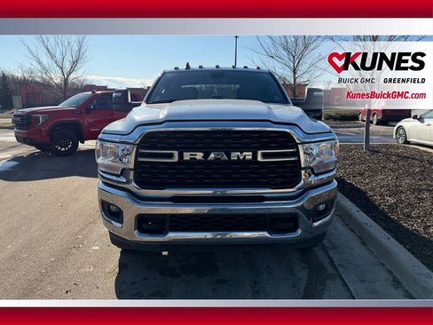 Used 2024 RAM 3500 Big Horn image 4